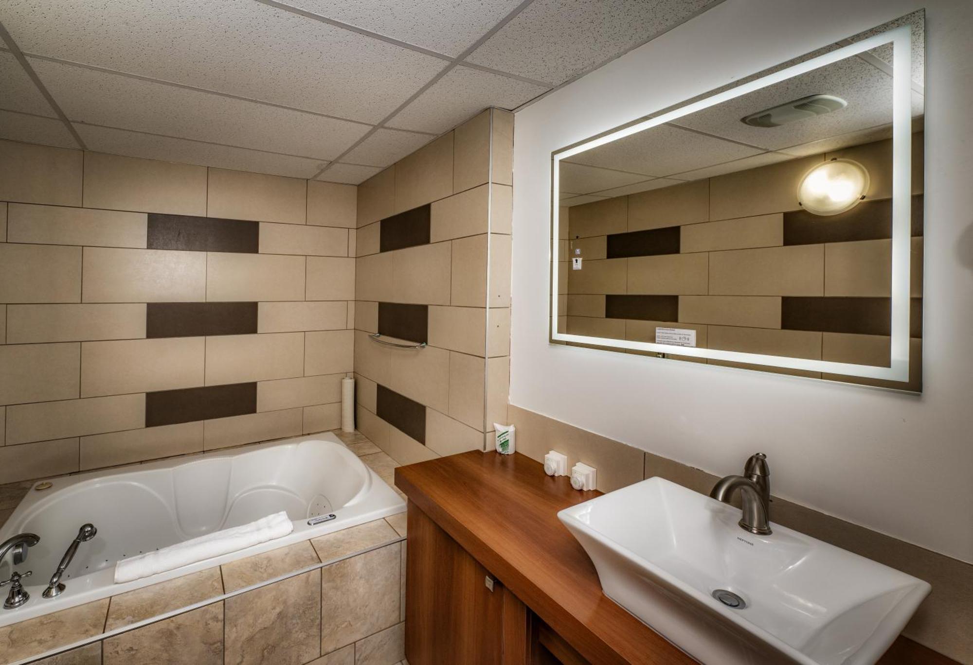 Hotel Clarion Pointe La Malbaie Zewnętrze zdjęcie